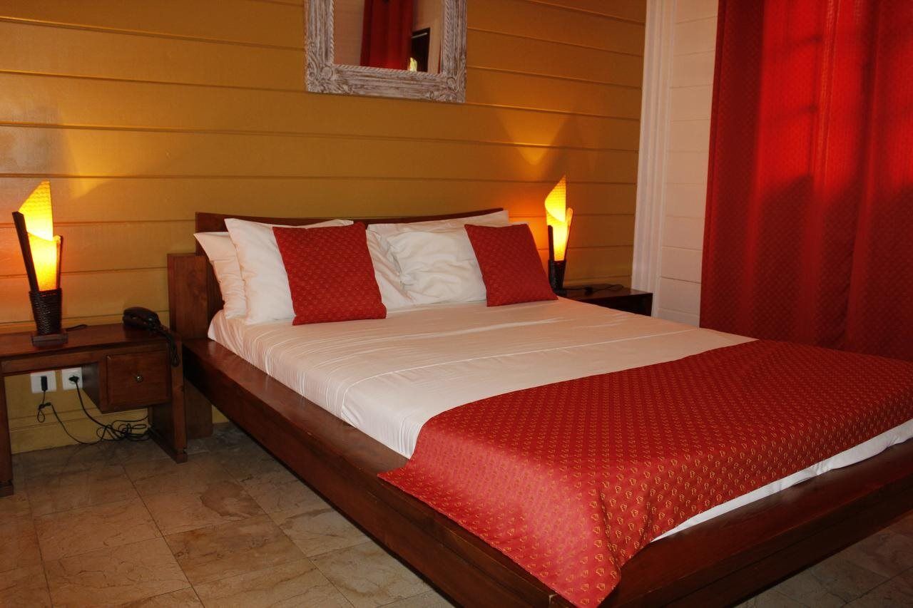 Hotel Le Domaine Des Pierres Saint Pierre Exterior foto
